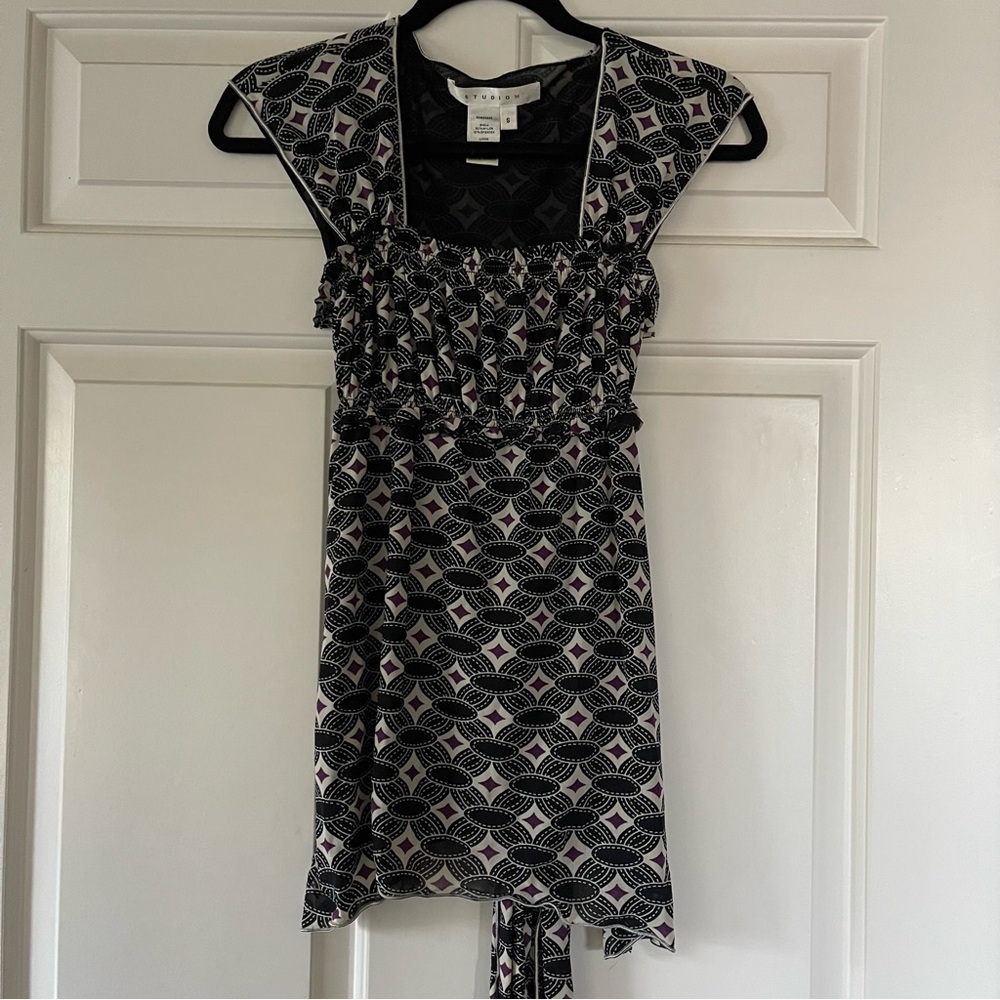 Max Studio Patterned Black White and Purple Top